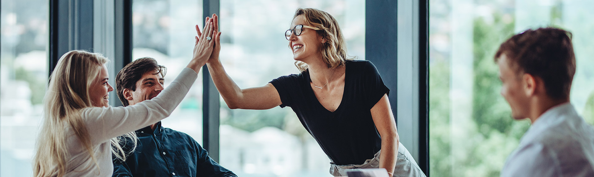 happy-office-people.jpg